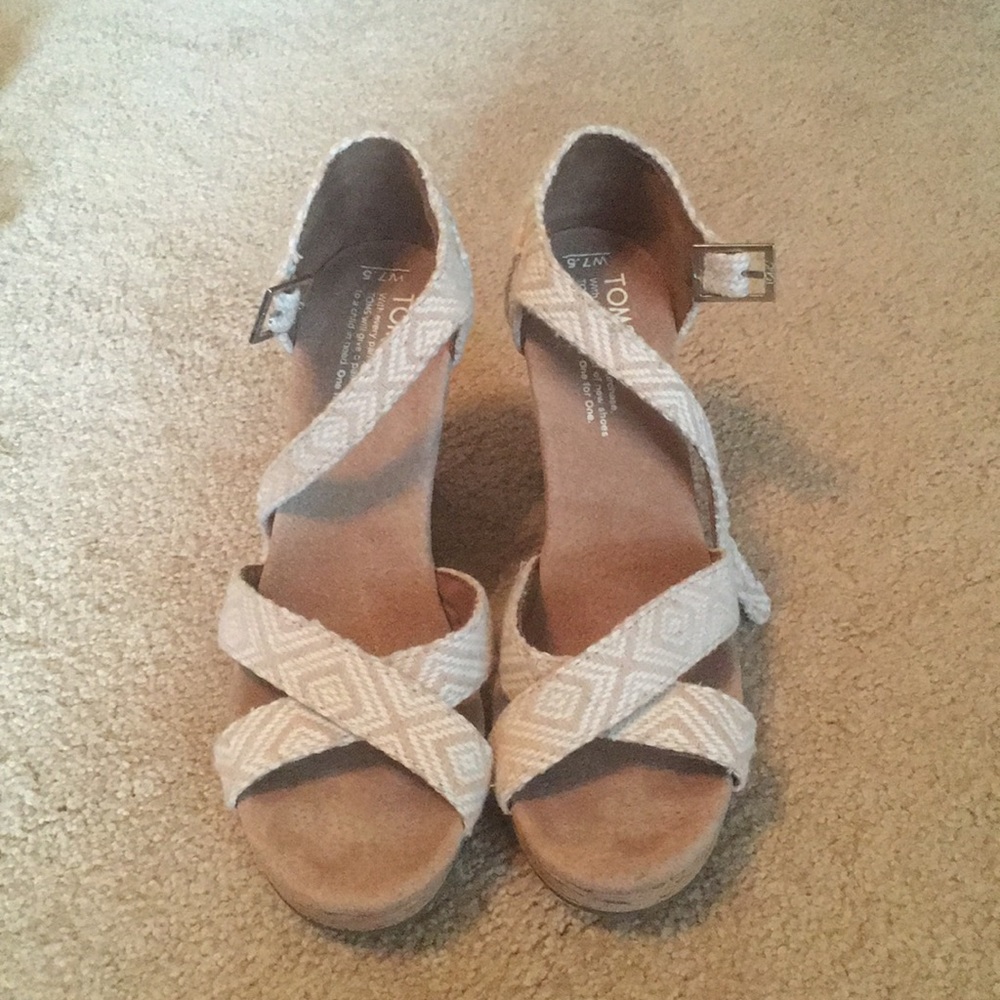 Like new Toms Wedges